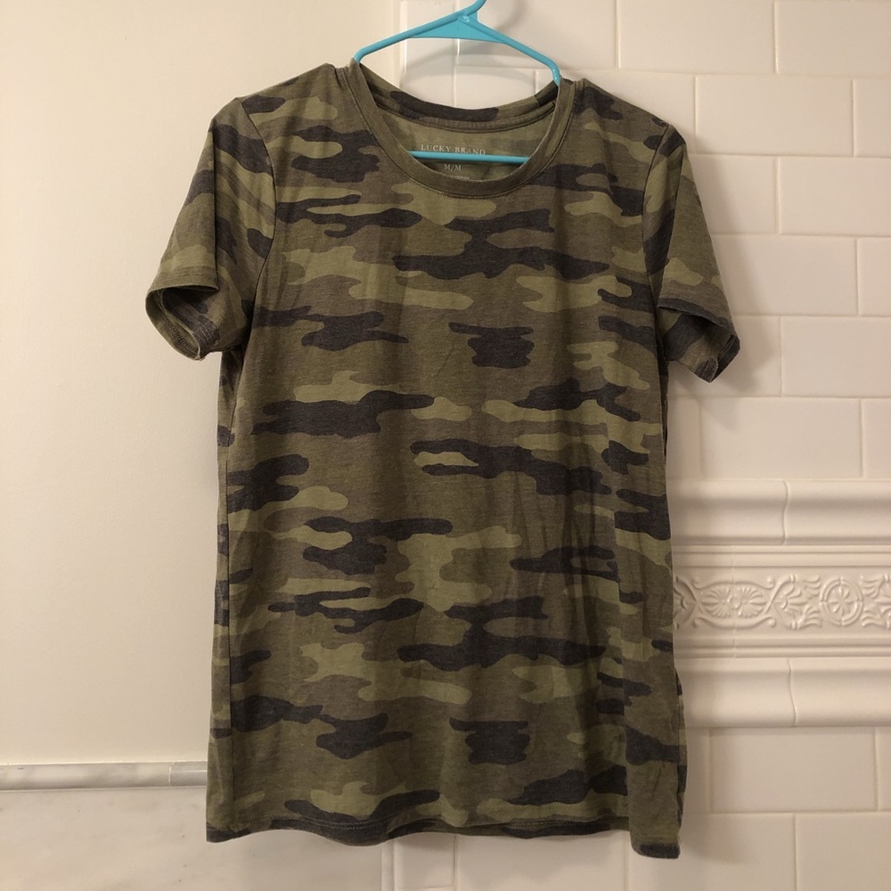 Lucky Brand T shirt